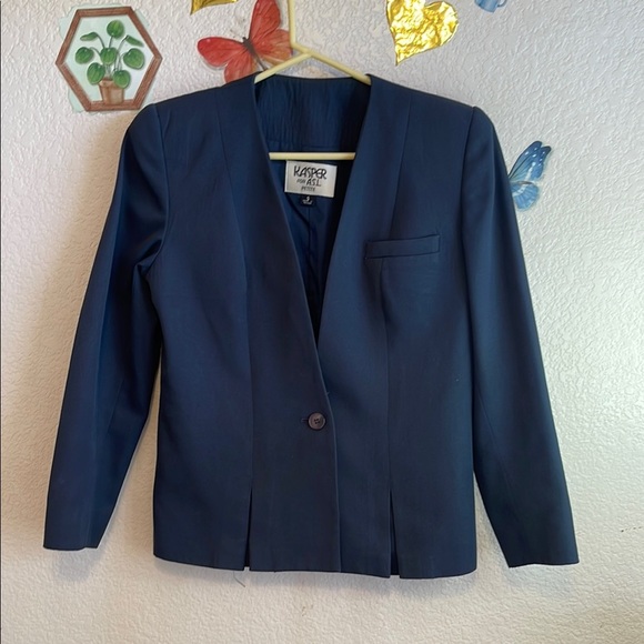 Navy Blue Tailored Blazer with Notched Lapels - Picture 8 of 8